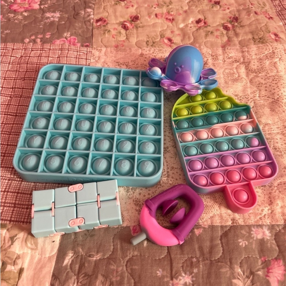 Fidget Toy Lot - Picture 2 of 2